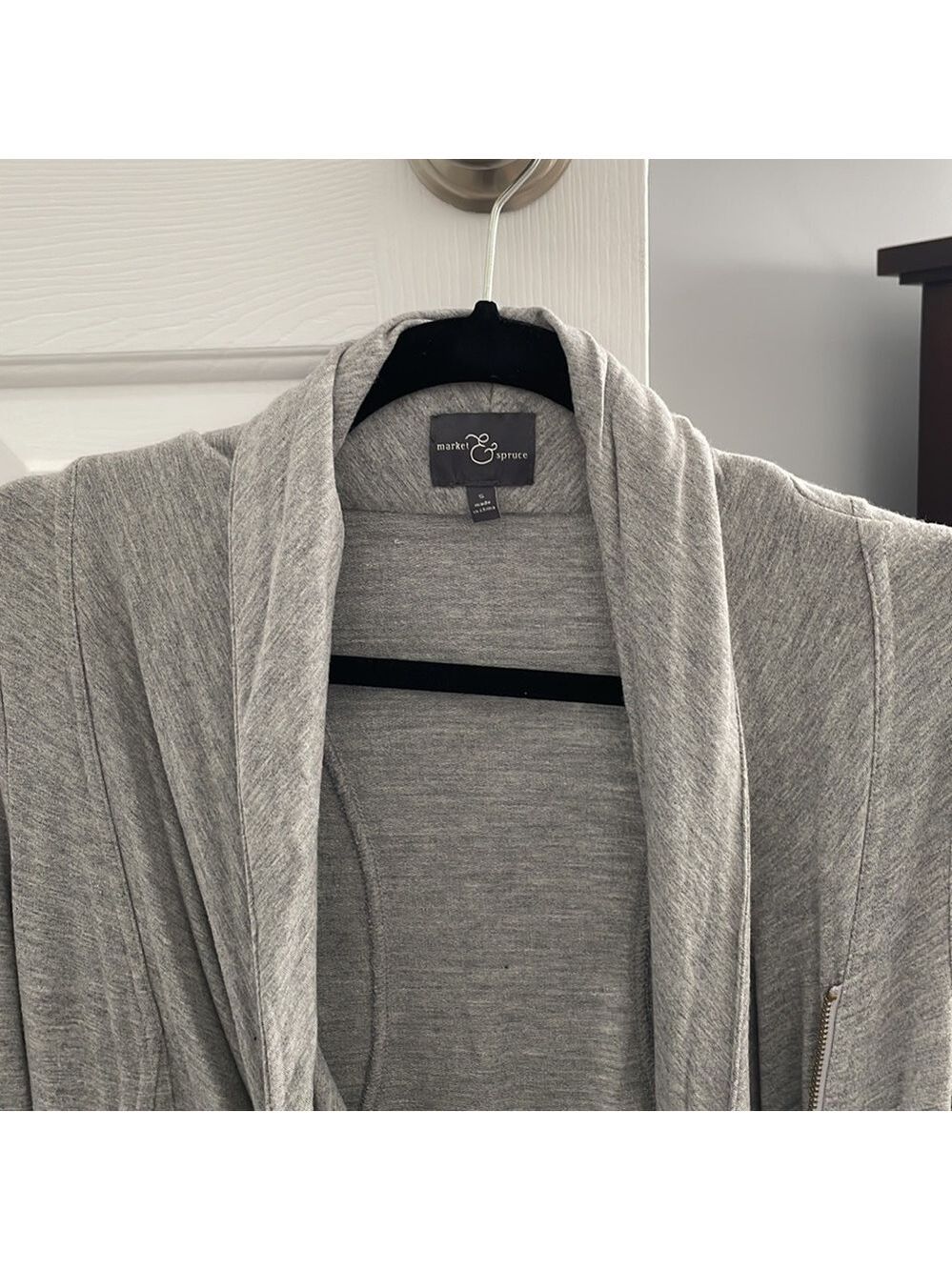 Market & Spruce Sweatshirt - Picture 3 of 6